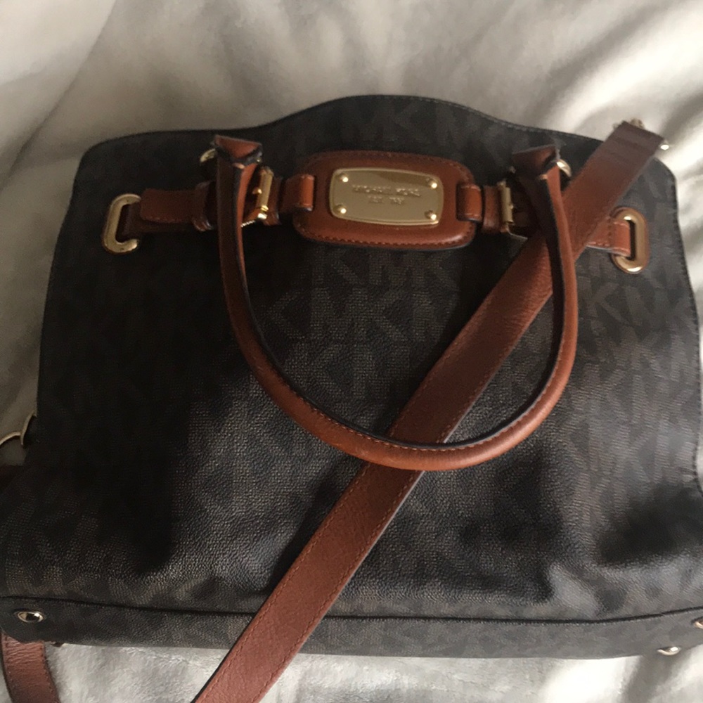 Micheal Kors purse